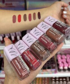 Tinta con color Matte Ruby Rose