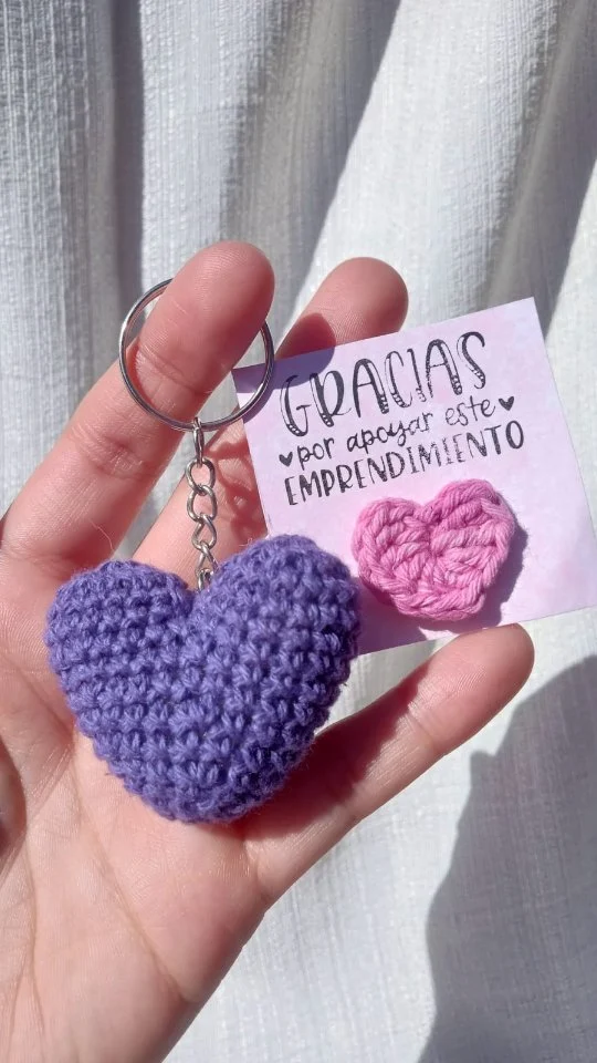 ⚘OCTUBRE MES DE MAMÁ⚘
🎀•Todas las compras realizadas este mes o hasta agotar stock se van a estar llevando este bello mimo, tejido con mucho amor por mi amiga Cami🦋🧶

💙Les comparto su Facebook pueden seguirla: Lenchu Crochet
Realiza envios a travez de Correo Argentino

💘Gracias por su apoyo🤗🥰

#crochet #makeup #llaveros #comprasonline #genamacosmeticos #lucitubelleza #lenchucrochet #fypシ゚viralシ #parati