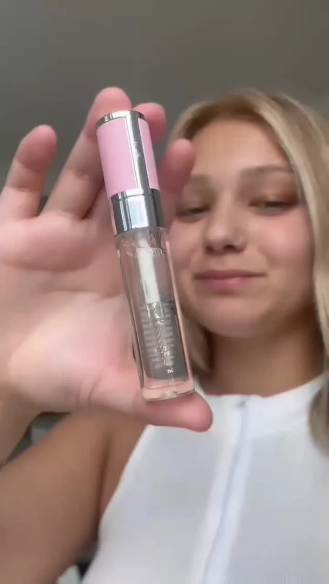 ¿BUSCAS UN GEL DE CEJAS EFECTO LAMINADO?
Te traemos esta opcion de Pink 21 a un precio super accesible. Peina, dejá secar y dura todo el dia, sin dejar residuo de producto, podes usarlo en Pestañitas tambien💜
~Original. Aprobado por ANMAT

✅️Disponible en la Web. Link en el Perfil
📍Godoy 175. Ushuaia TDF
🚗Realizamos Envios
📲2901495230
•
•
•
•
 
#makeup #mascaratransparente #pink21 #fijadordecejas #rimel #genamacosmeticos #parati #fyp #viral #bbb #ushuaia